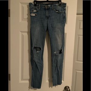 Joe’s Jeans with ripped knees / great condition